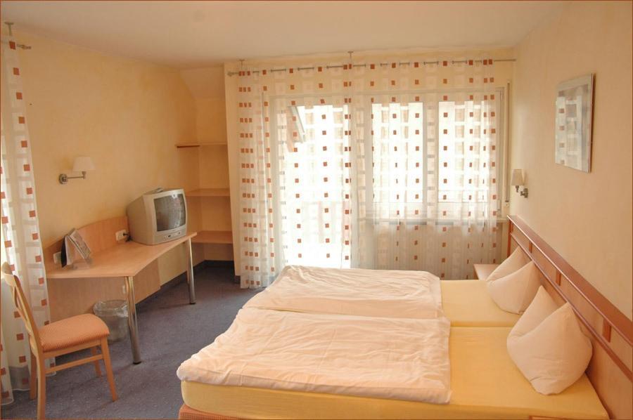 Gasthaus Gruner Baum Hotel Werbach Eksteriør billede
